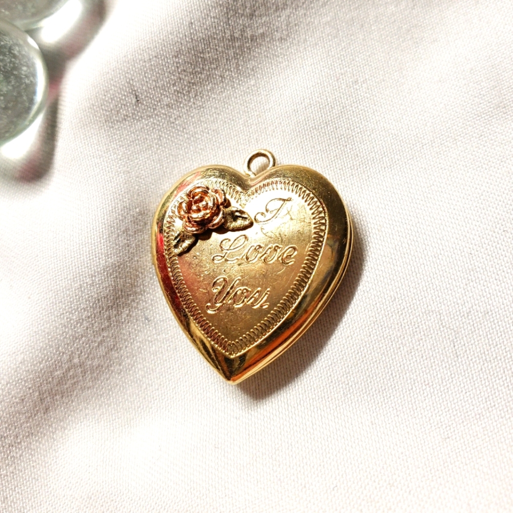 Beautiful 14K Gold Locket Pendant